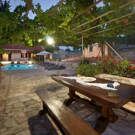 فيلة Casa Nobile Lavonikes