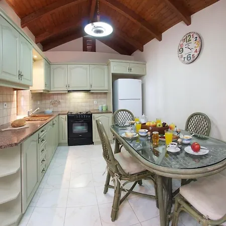 Casa Nobile فيلة Lavonikes