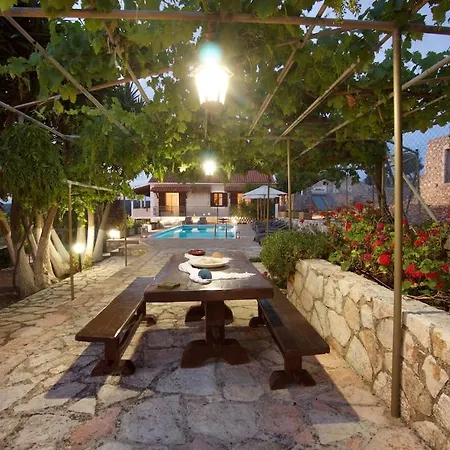 فيلة Casa Nobile Lavonikes
